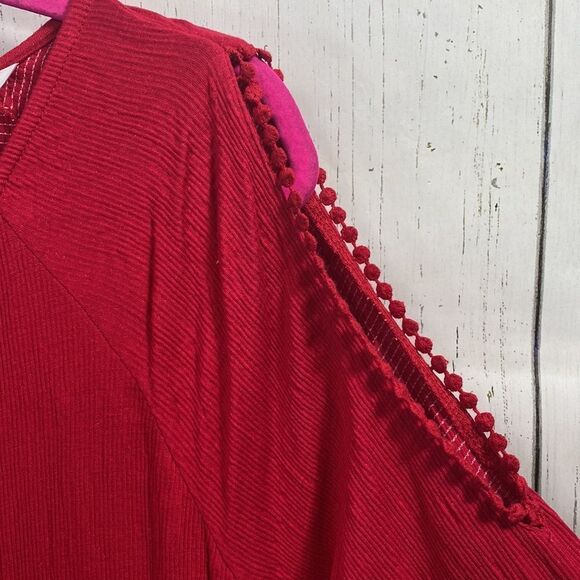 Peter Nygard Red Crochet Embroidered Slit Flared Sleeve Round Neck Blouse - Picture 3 of 16